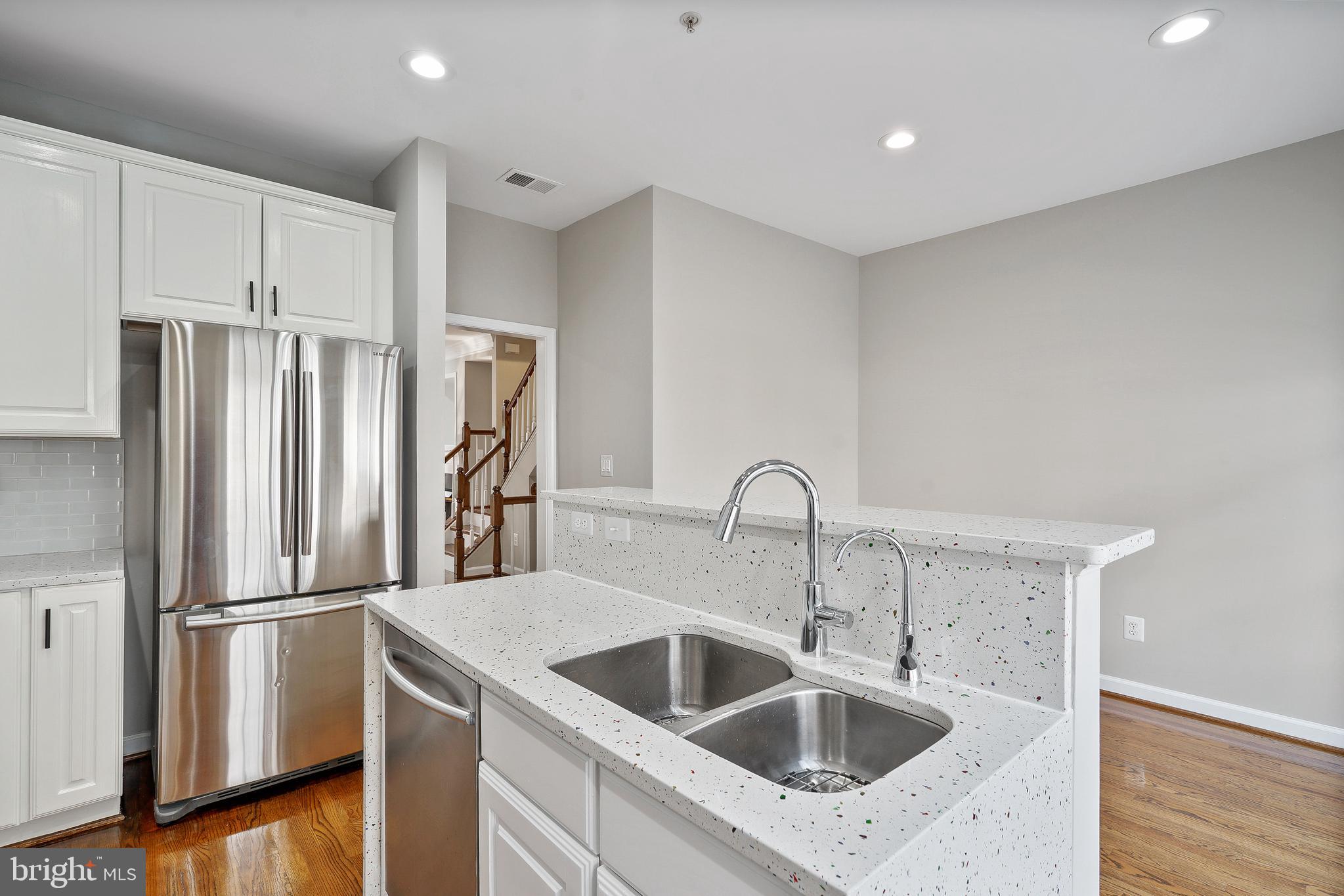 TYSONS VILLAGE - Residential