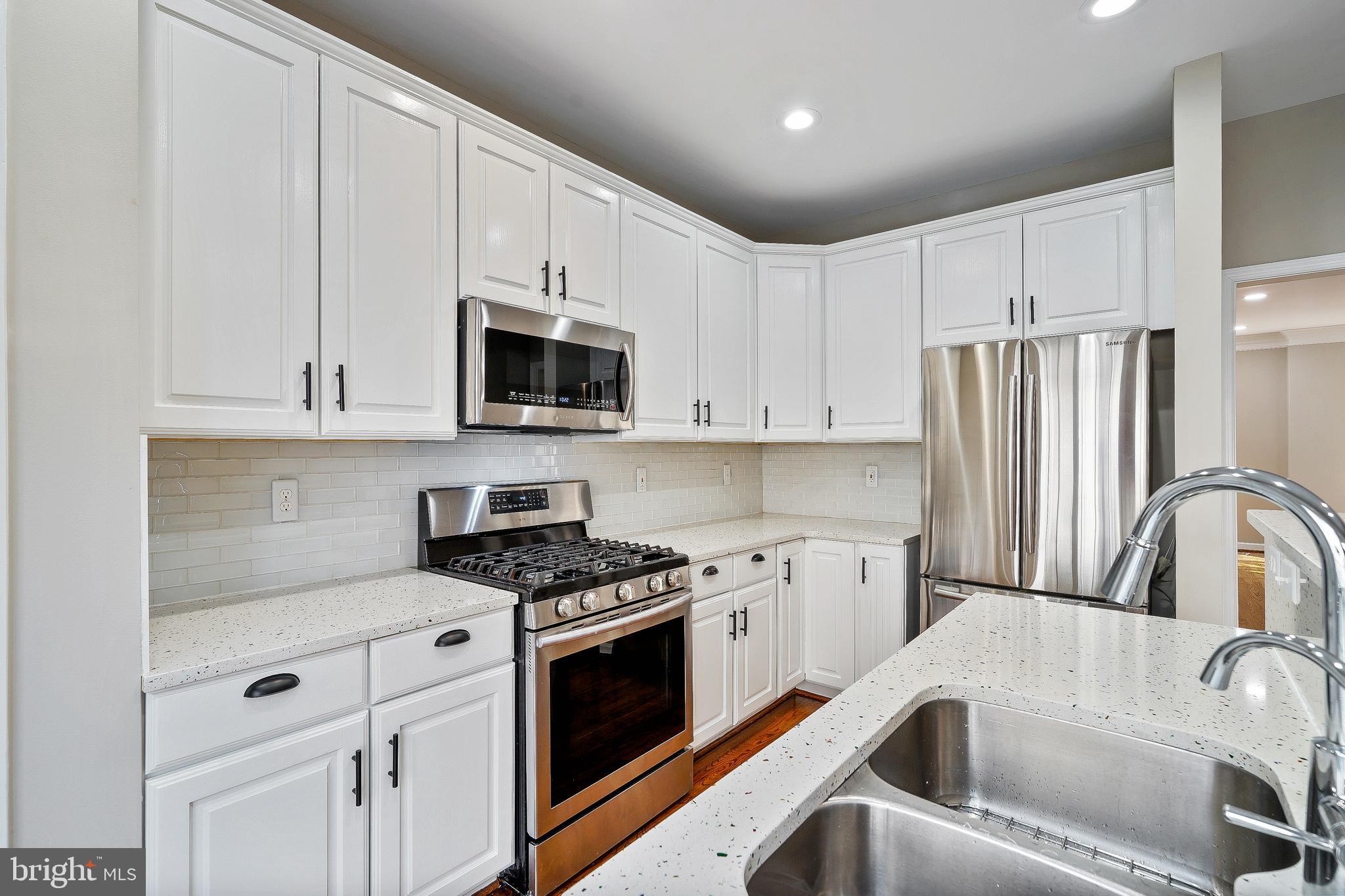 TYSONS VILLAGE - Residential