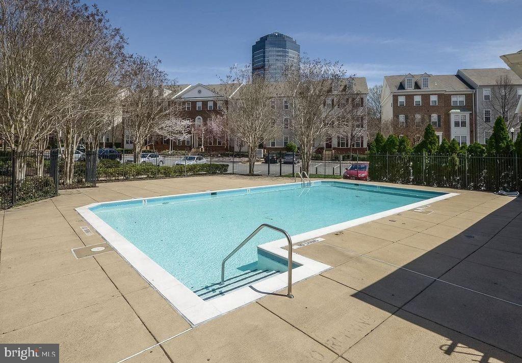 TYSONS VILLAGE - Residential