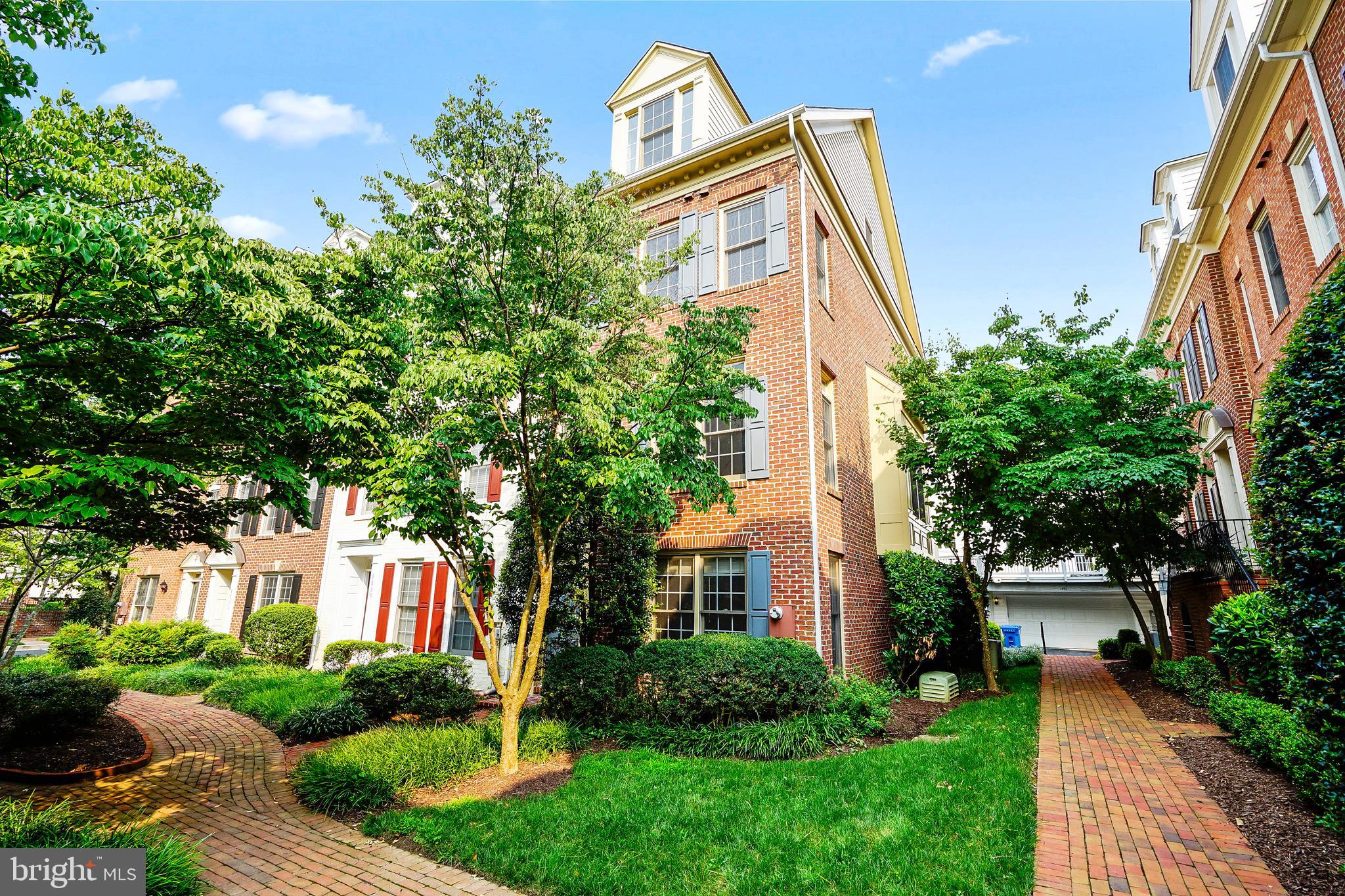 TYSONS VILLAGE - Residential