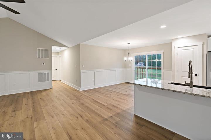 HIDDEN RIVER FARM - Residential