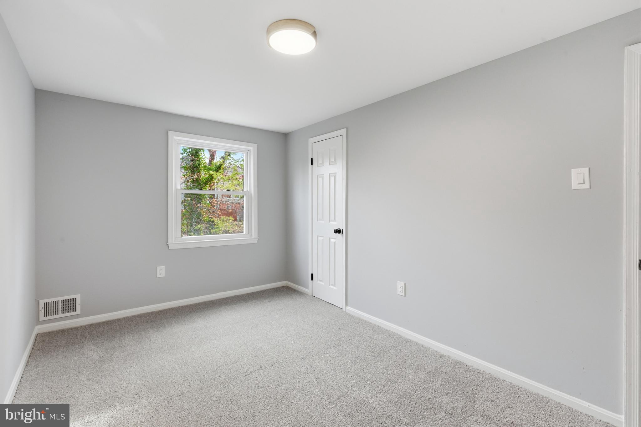 PINEWOOD HILL - Residential