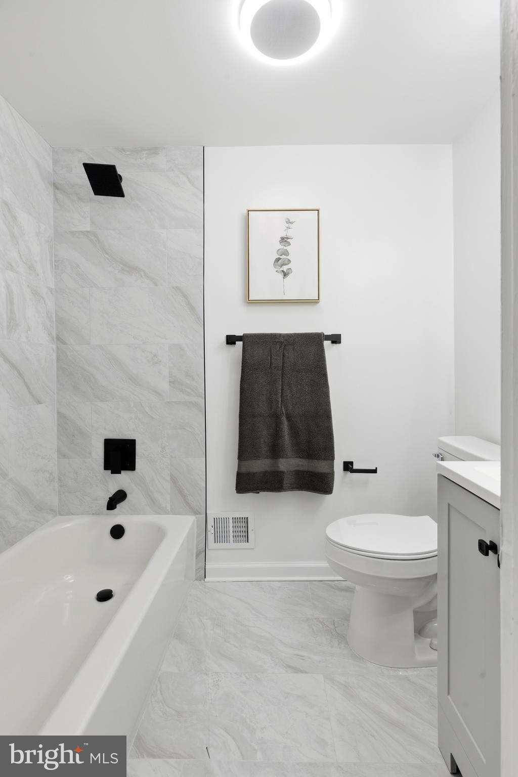 PINEWOOD HILL - Residential