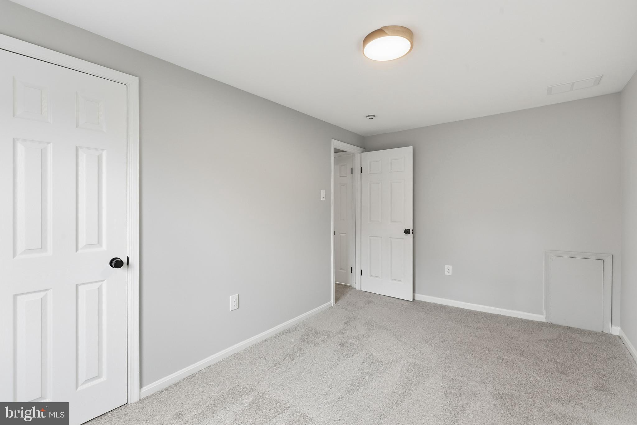 PINEWOOD HILL - Residential