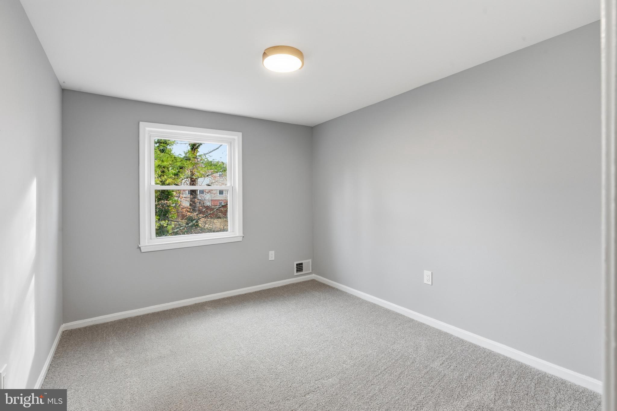 PINEWOOD HILL - Residential