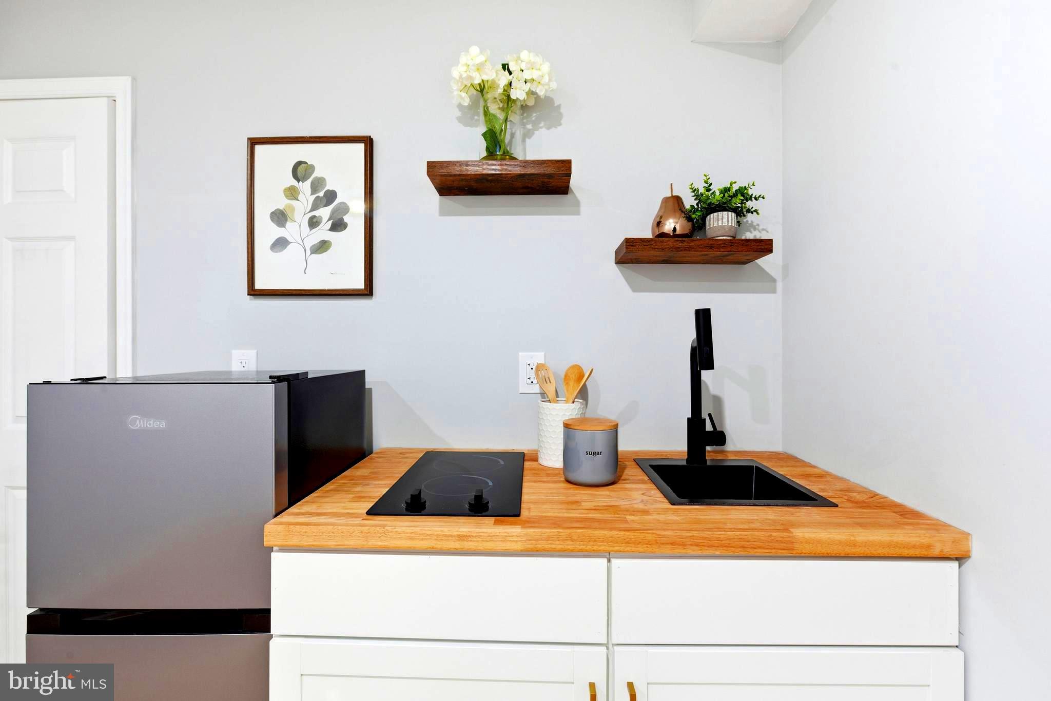 PINEWOOD HILL - Residential