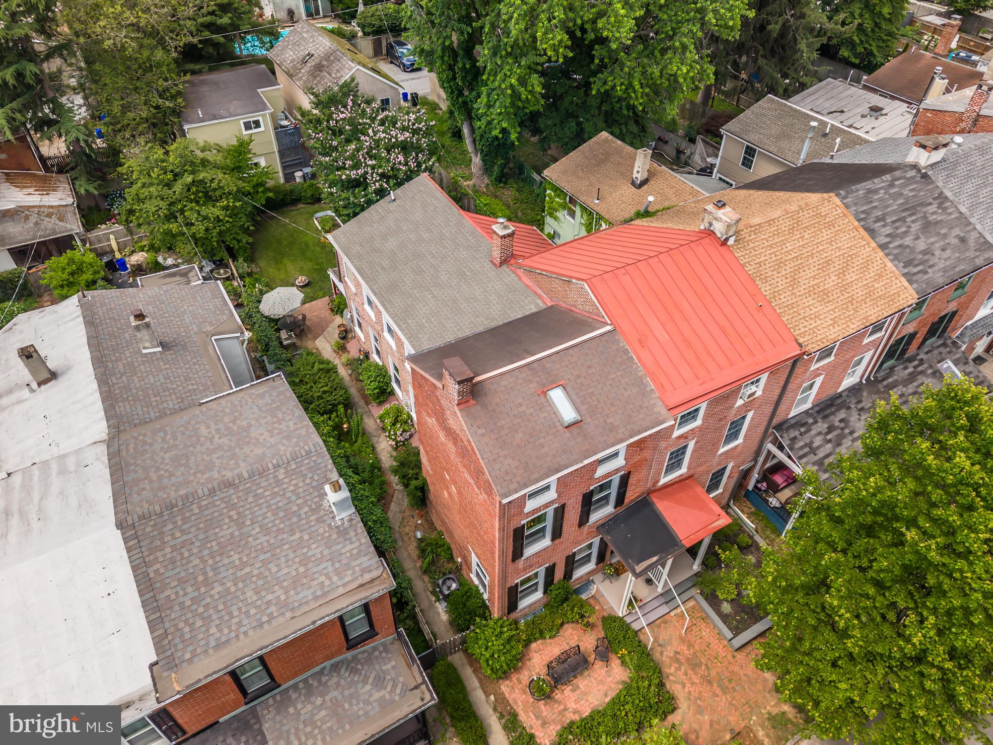 239 W BARNARD STREET