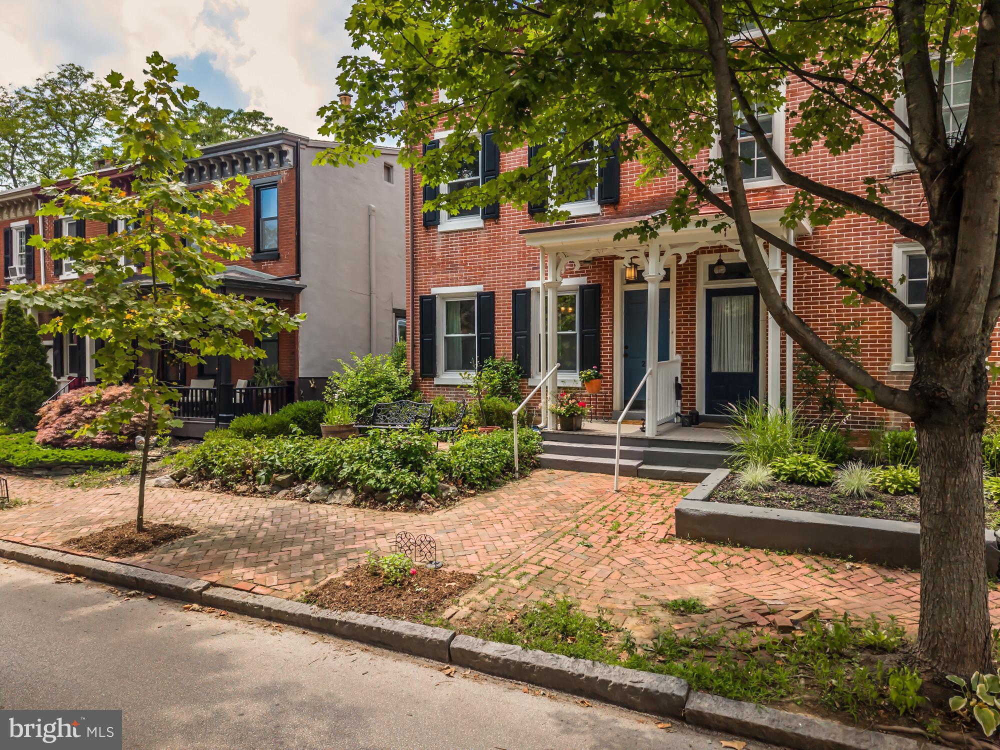 239 W BARNARD STREET