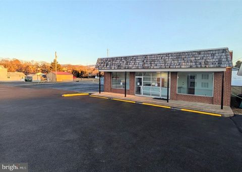 Photo of 1208 E Main Street, LURAY, VA 22835 (MLS # VAPA2006122)