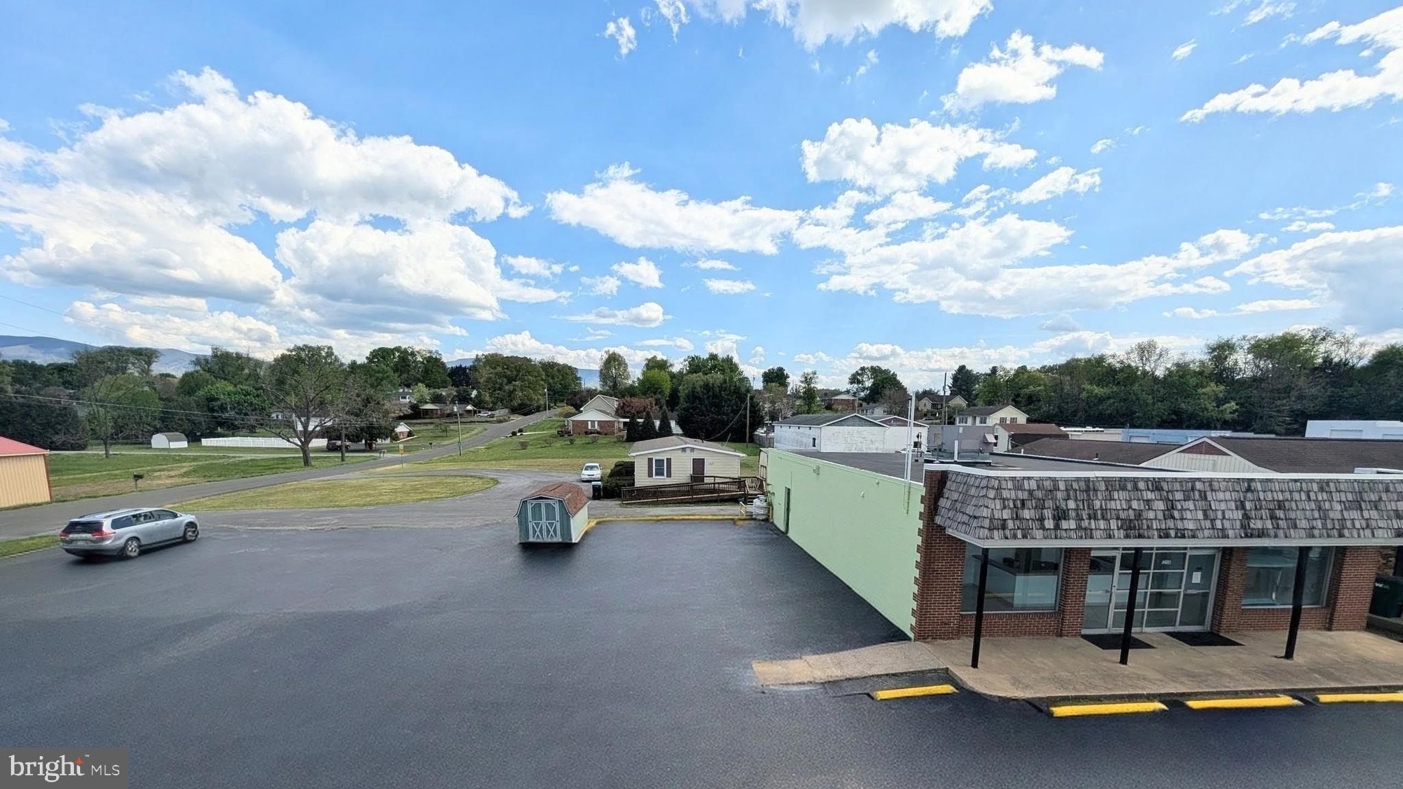 1208 E MAIN STREET