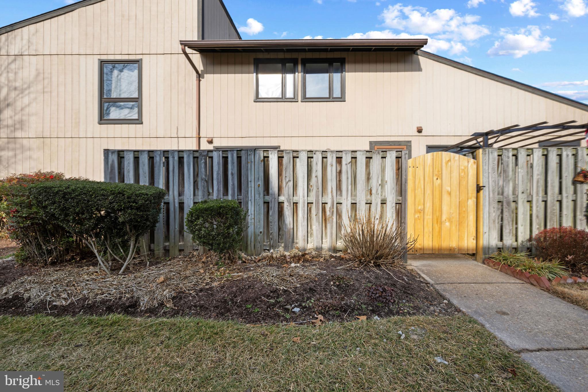 WOODSIDE SQUARE - Residential