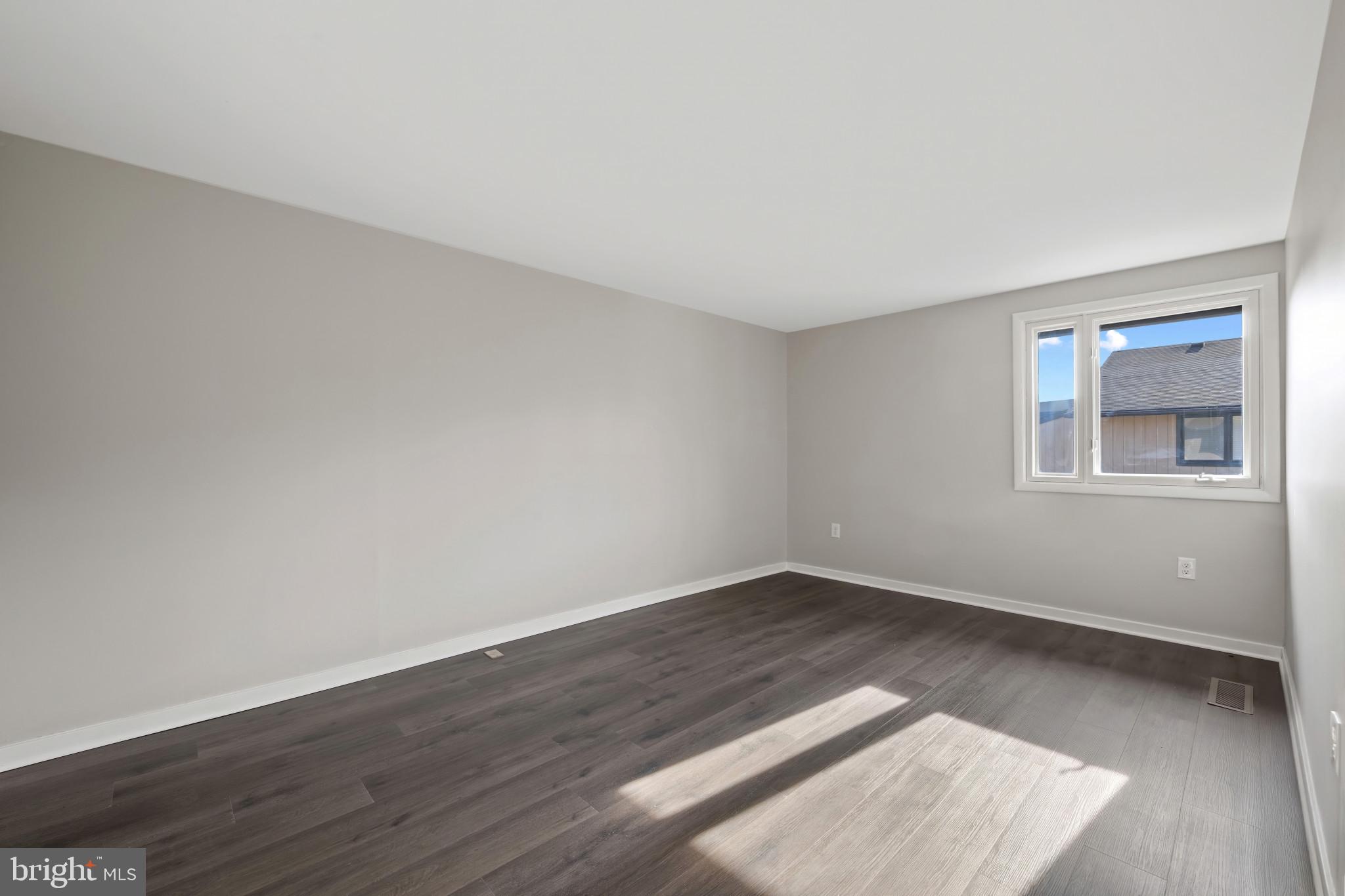 WOODSIDE SQUARE - Residential