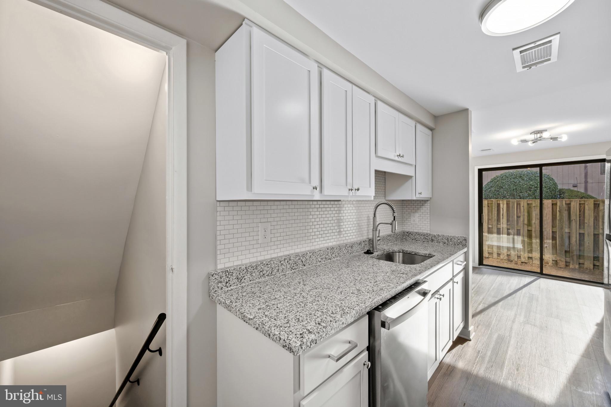 WOODSIDE SQUARE - Residential