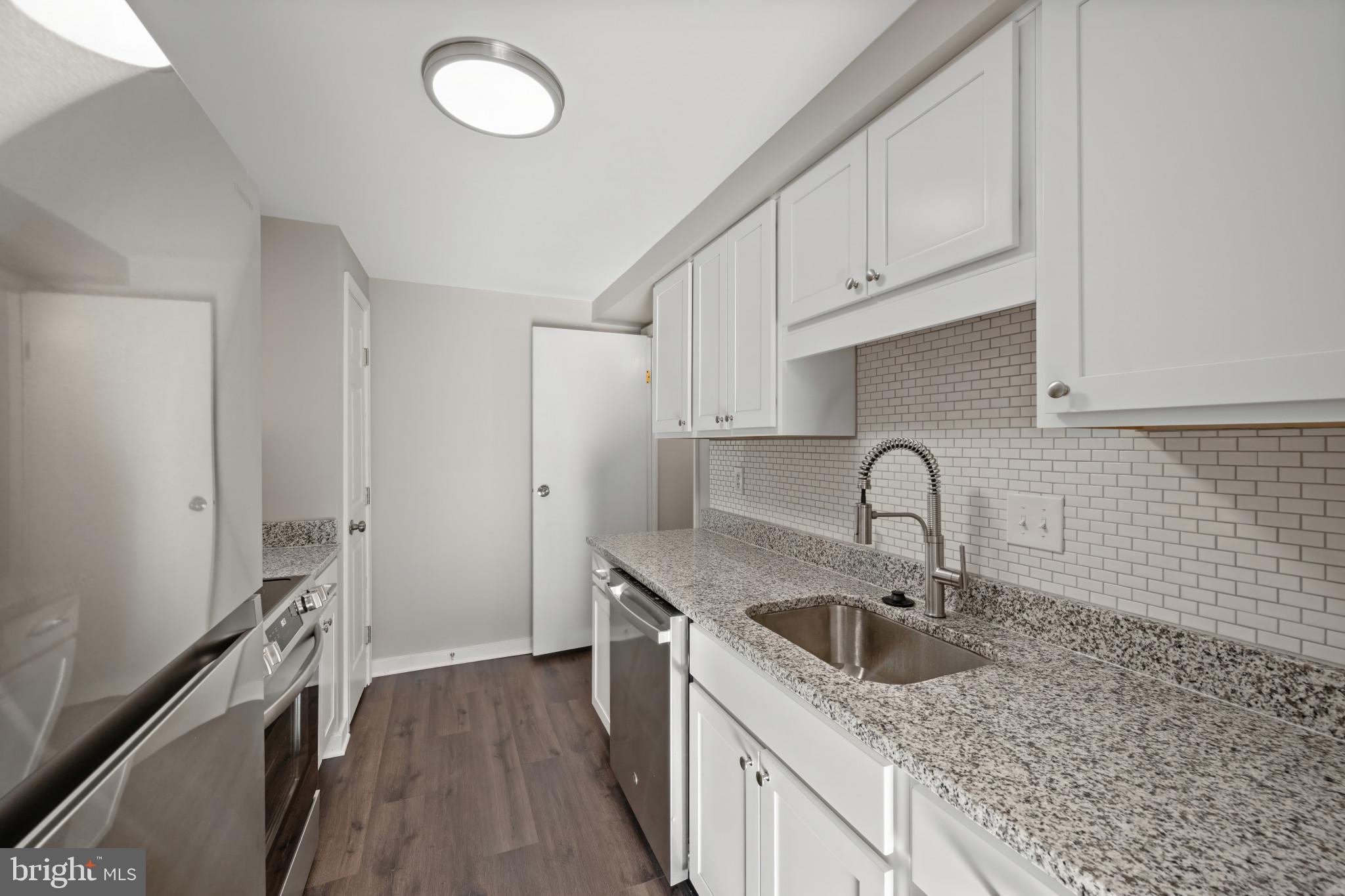 WOODSIDE SQUARE - Residential