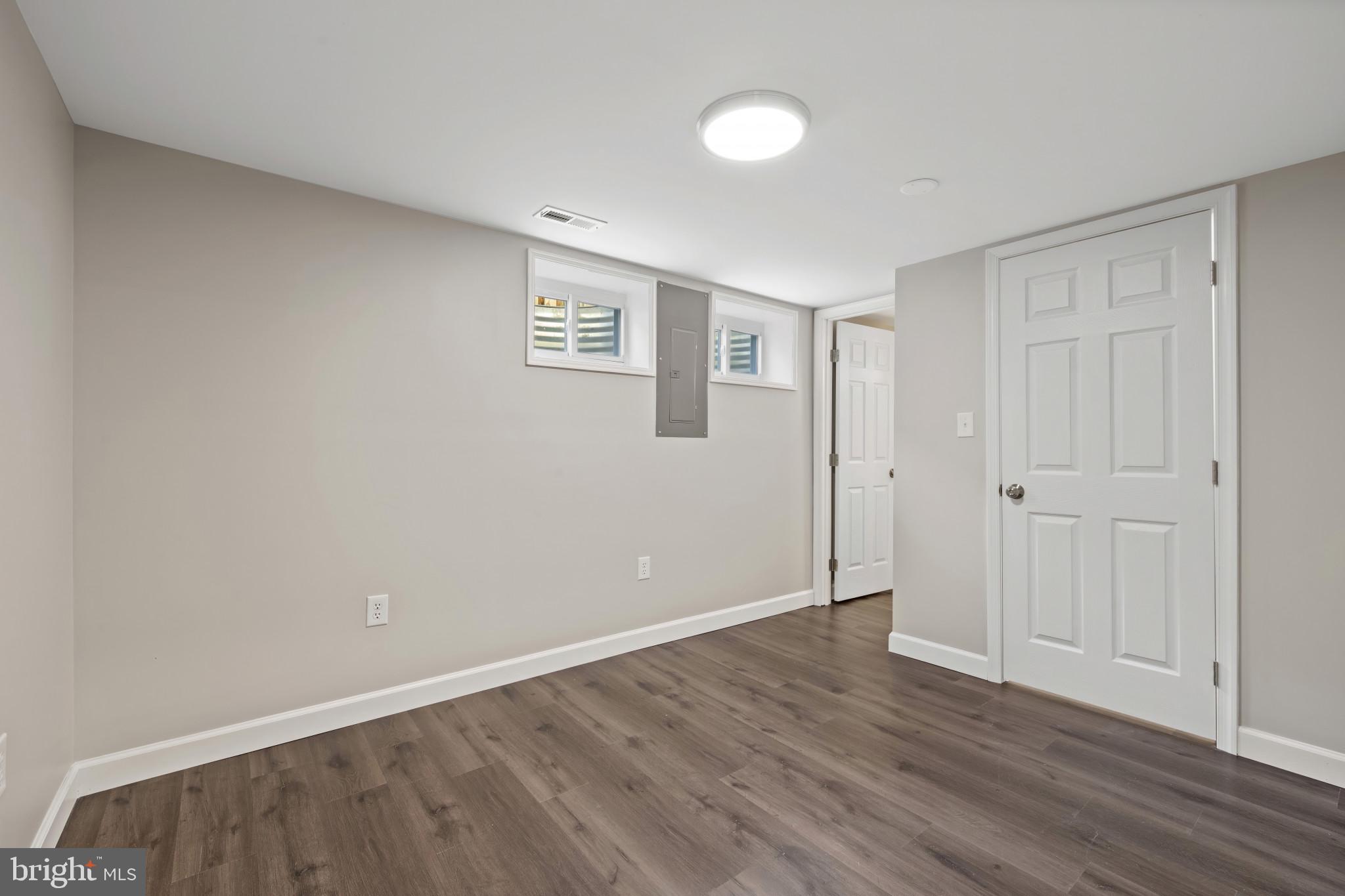 WOODSIDE SQUARE - Residential