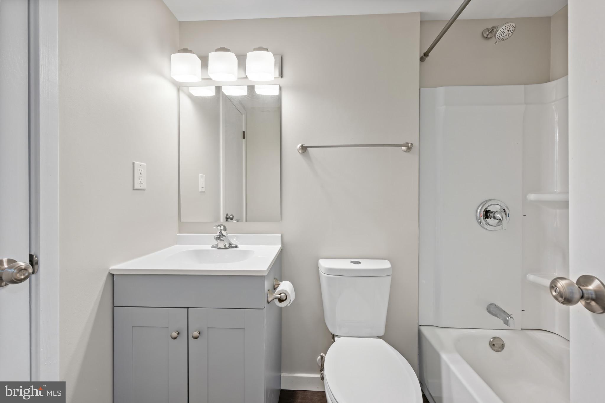 WOODSIDE SQUARE - Residential