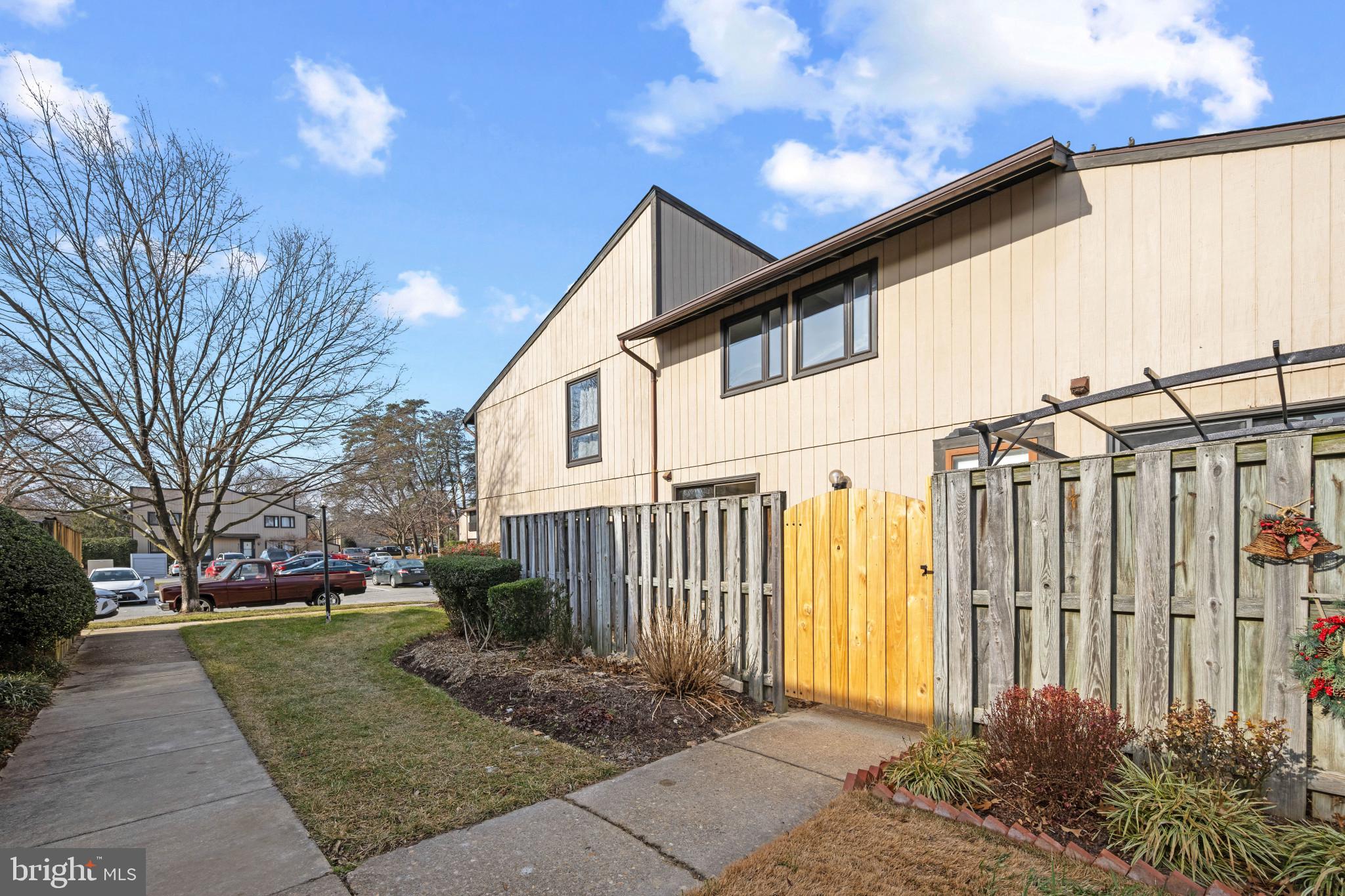 WOODSIDE SQUARE - Residential