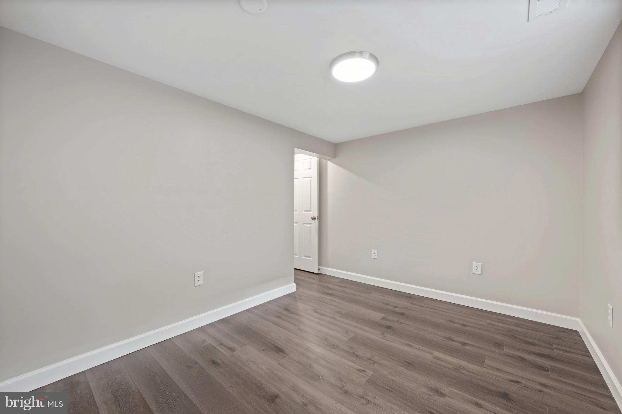 WOODSIDE SQUARE - Residential