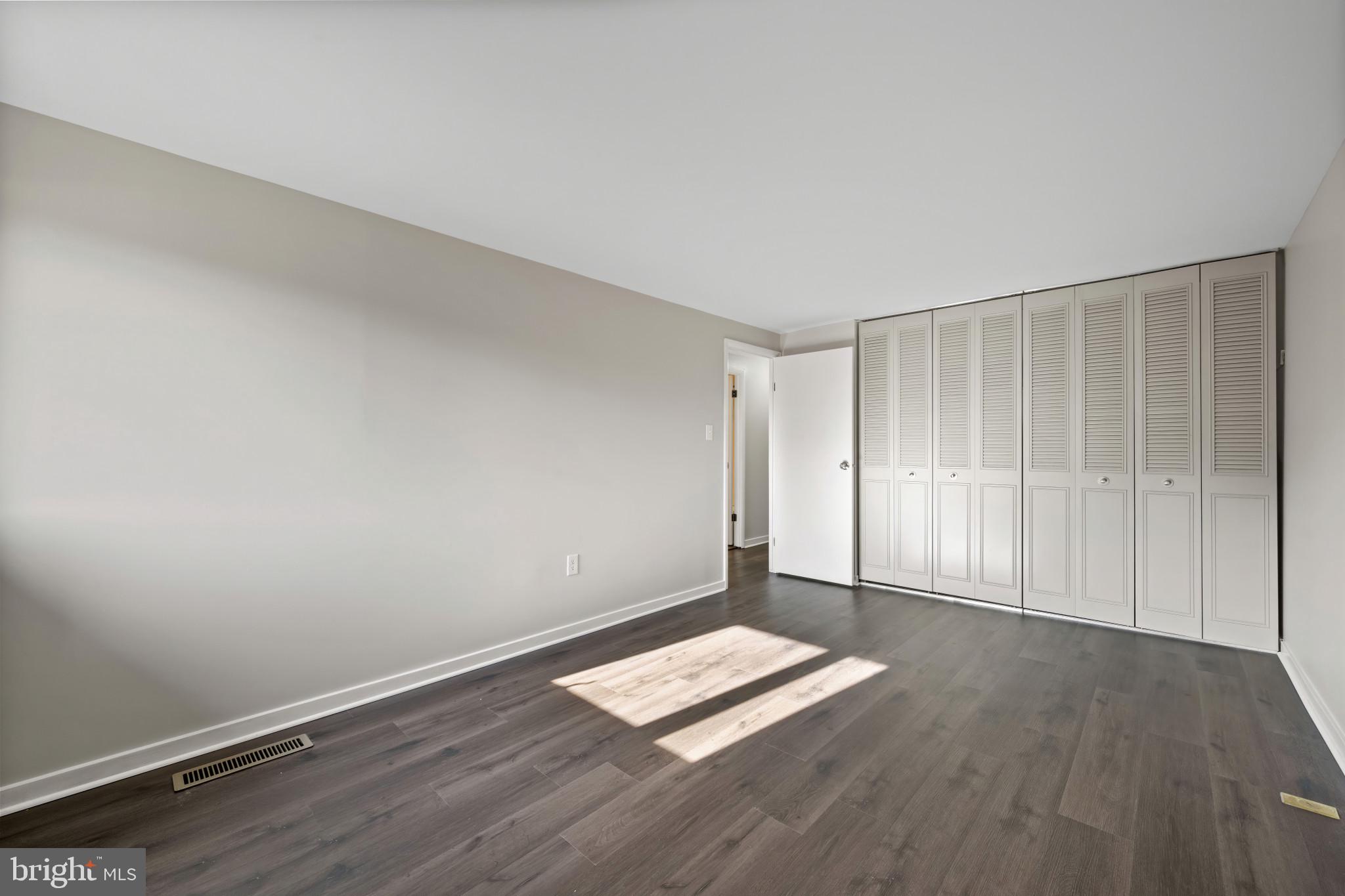 WOODSIDE SQUARE - Residential