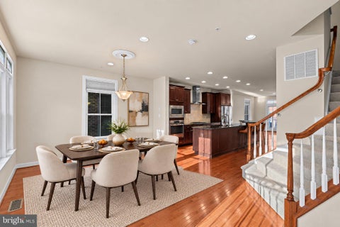 Photo of 419 Parkview Avenue, GAITHERSBURG, MD 20866 (MLS # MDMC2258536)