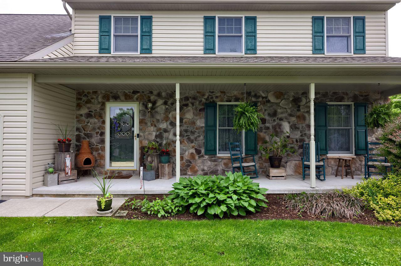1015 FLAGSTONE COURT