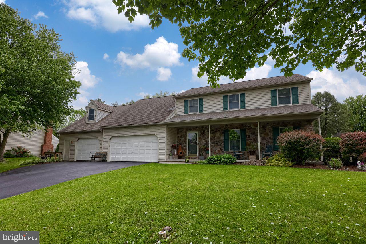 1015 FLAGSTONE COURT