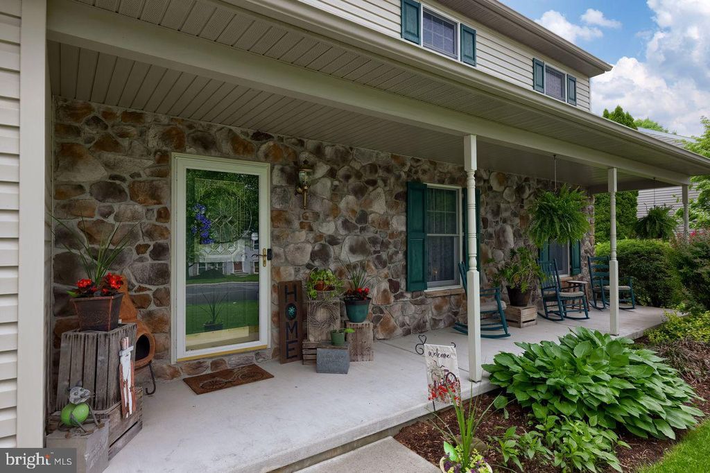 Photo of 1015 Flagstone Court, LANCASTER, PA 17603 (MLS # PALA2069776)
