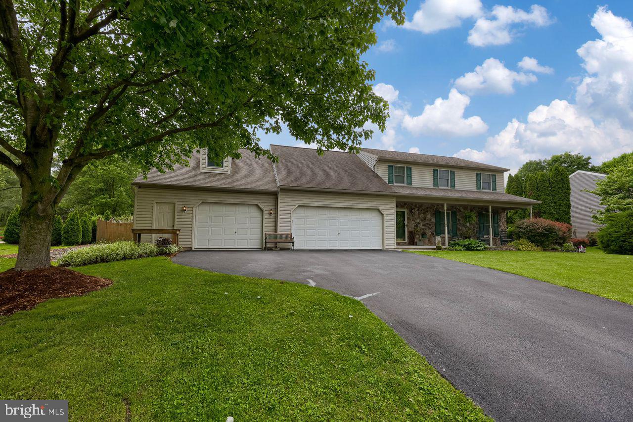 1015 FLAGSTONE COURT