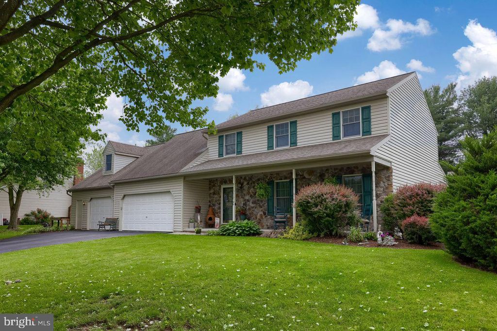 Photo of 1015 Flagstone Court, LANCASTER, PA 17603 (MLS # PALA2069776)