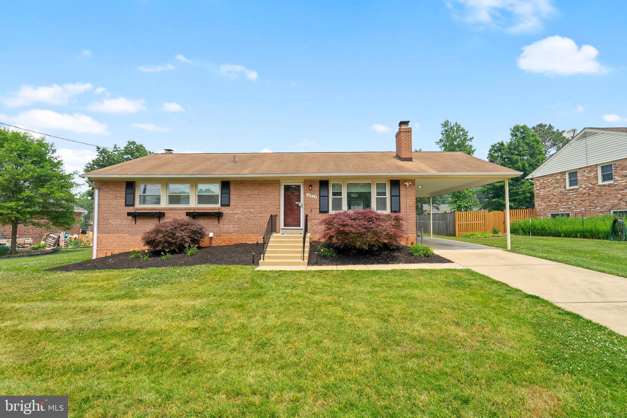 COUNTRY CLUB MANOR - Residential