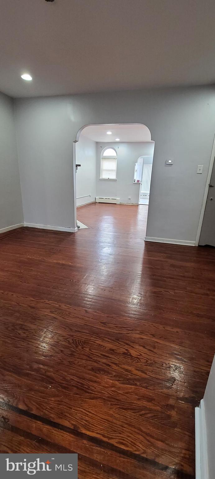 OXFORD CIRCLE - Residential