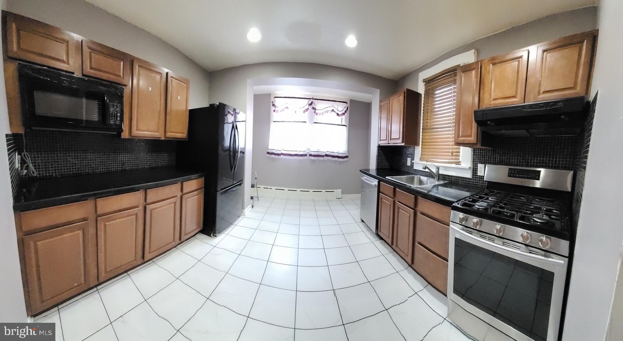 OXFORD CIRCLE - Residential