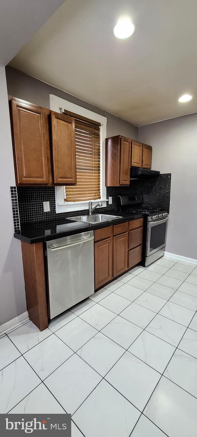 OXFORD CIRCLE - Residential