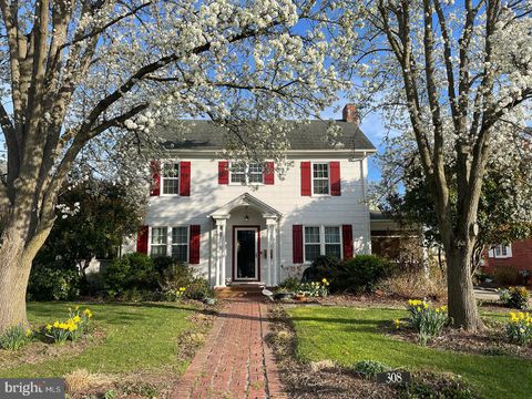 Photo of 308 Glenburn Avenue, CAMBRIDGE, MD 21613 (MLS # MDDO2011762)