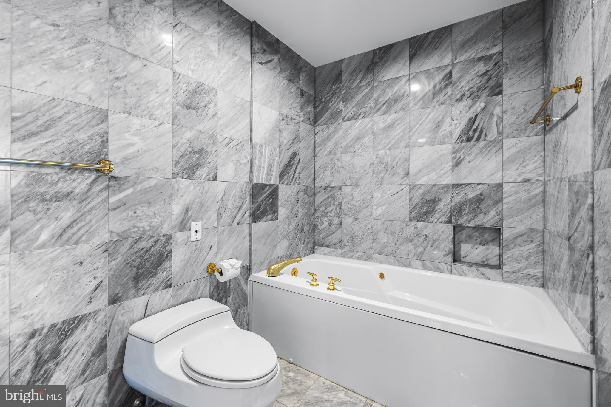 TUSCANY-CANTERBURY - Residential