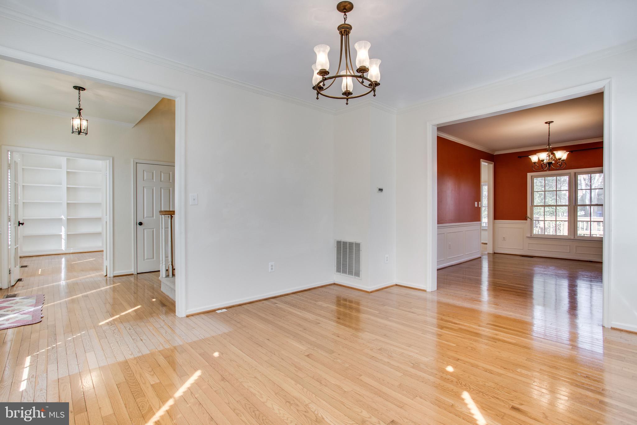 POTOMAC GROVE - Residential