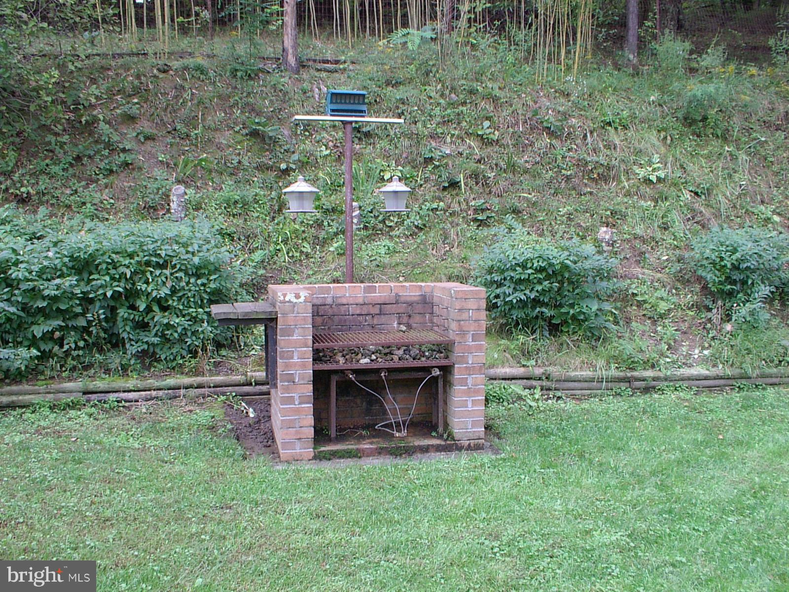 EARL HAINES - Residential