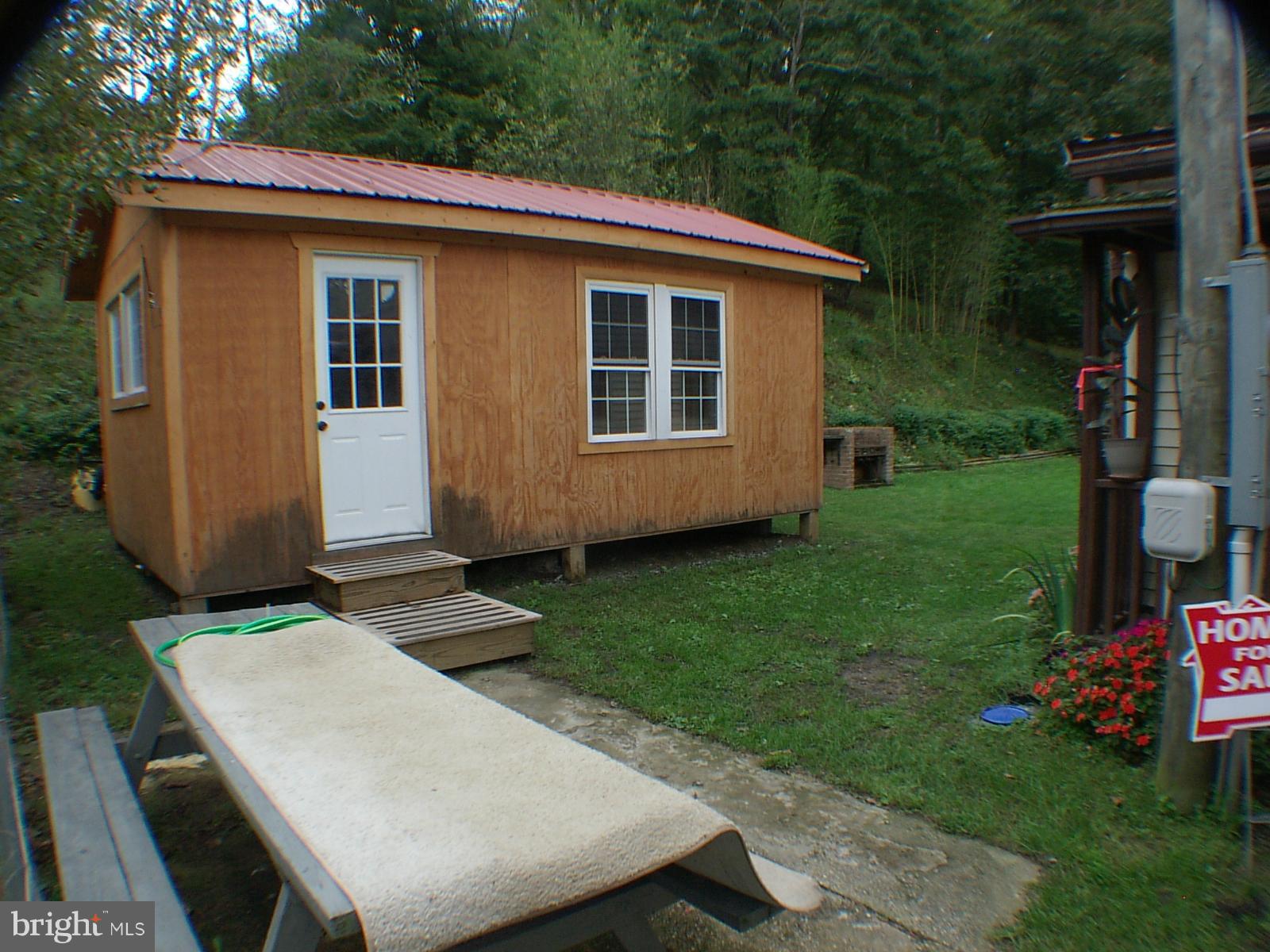 EARL HAINES - Residential