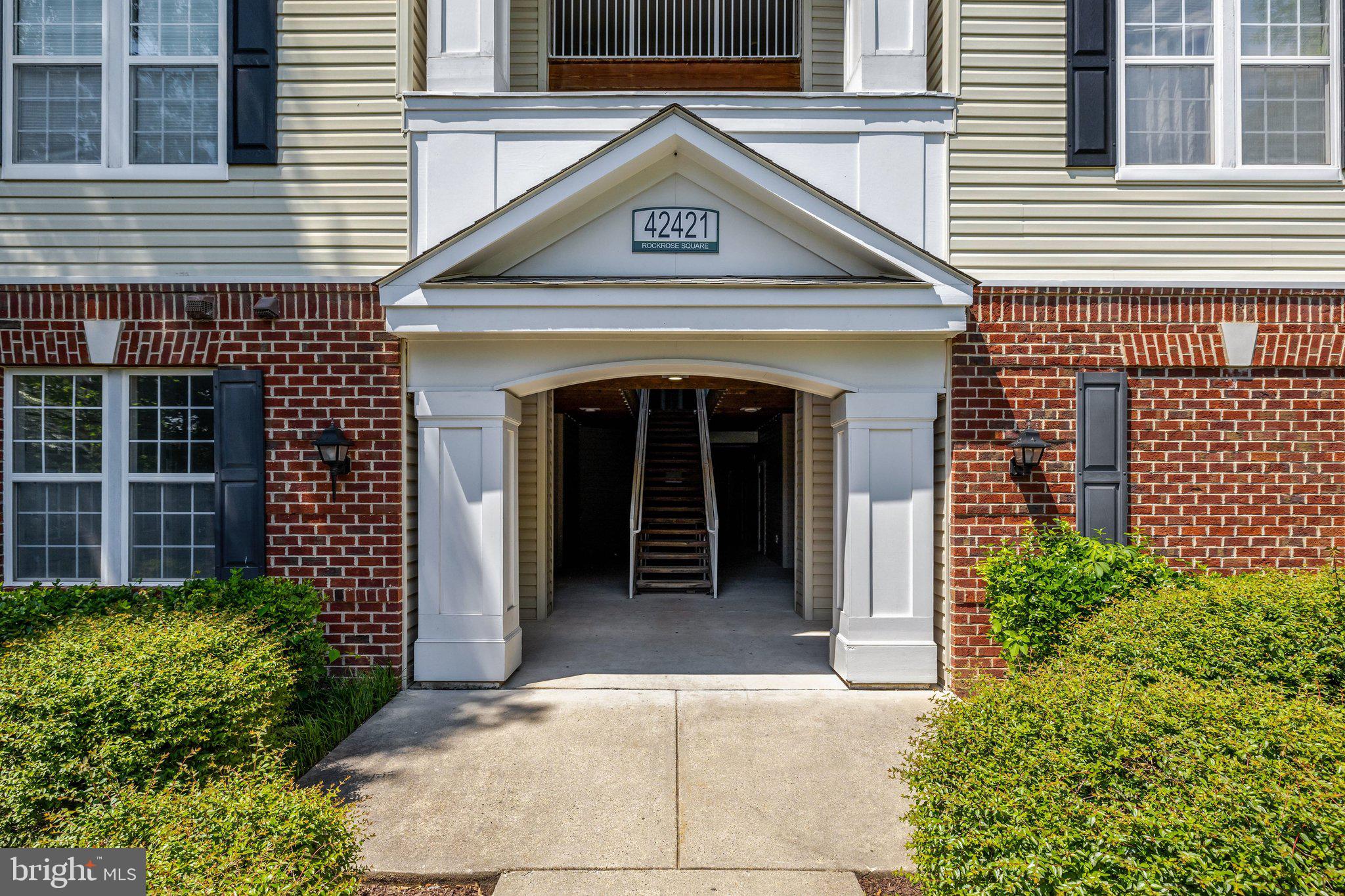 42421 ROCKROSE SQUARE 101