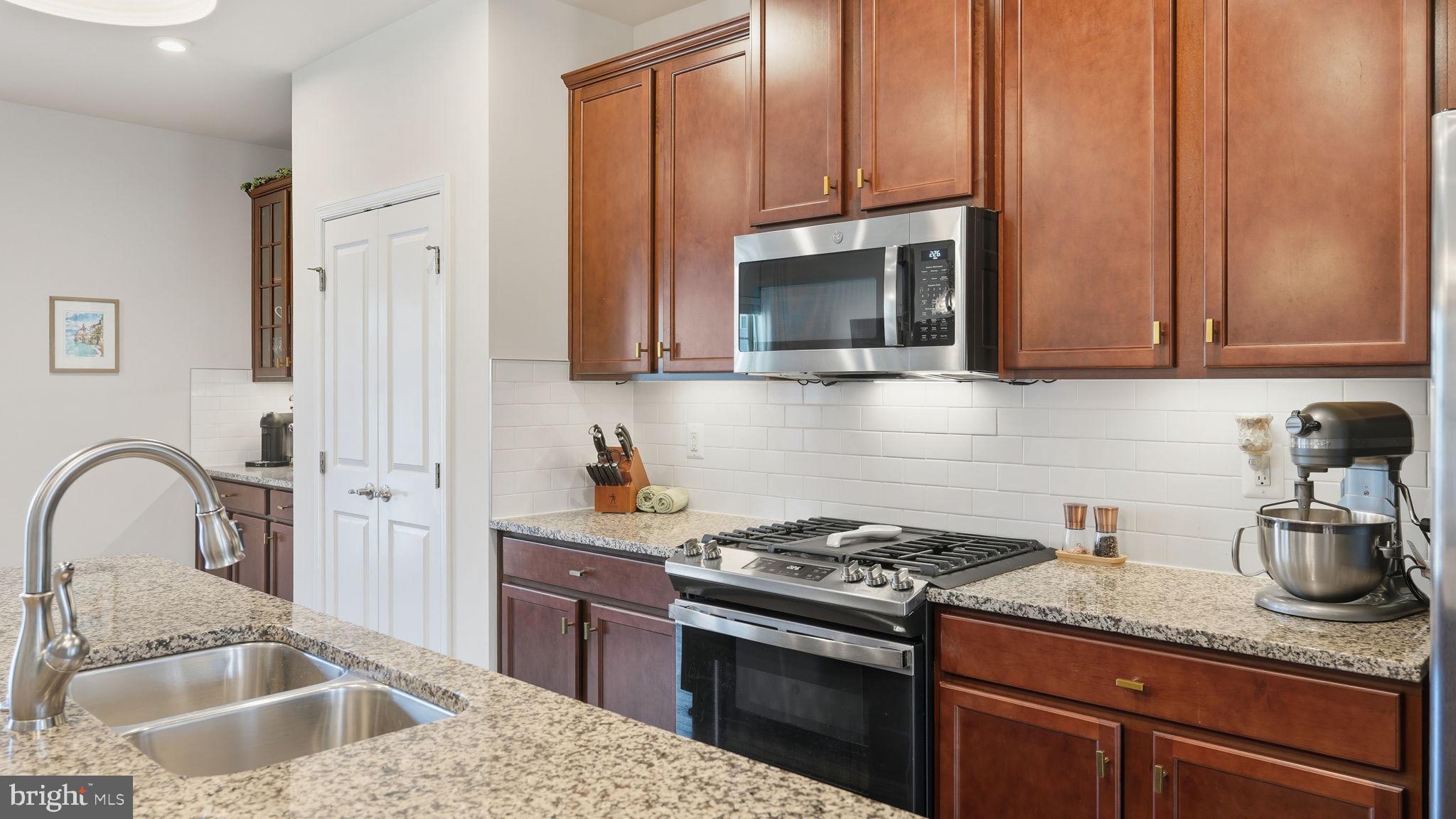 POTOMAC SHORES - Residential