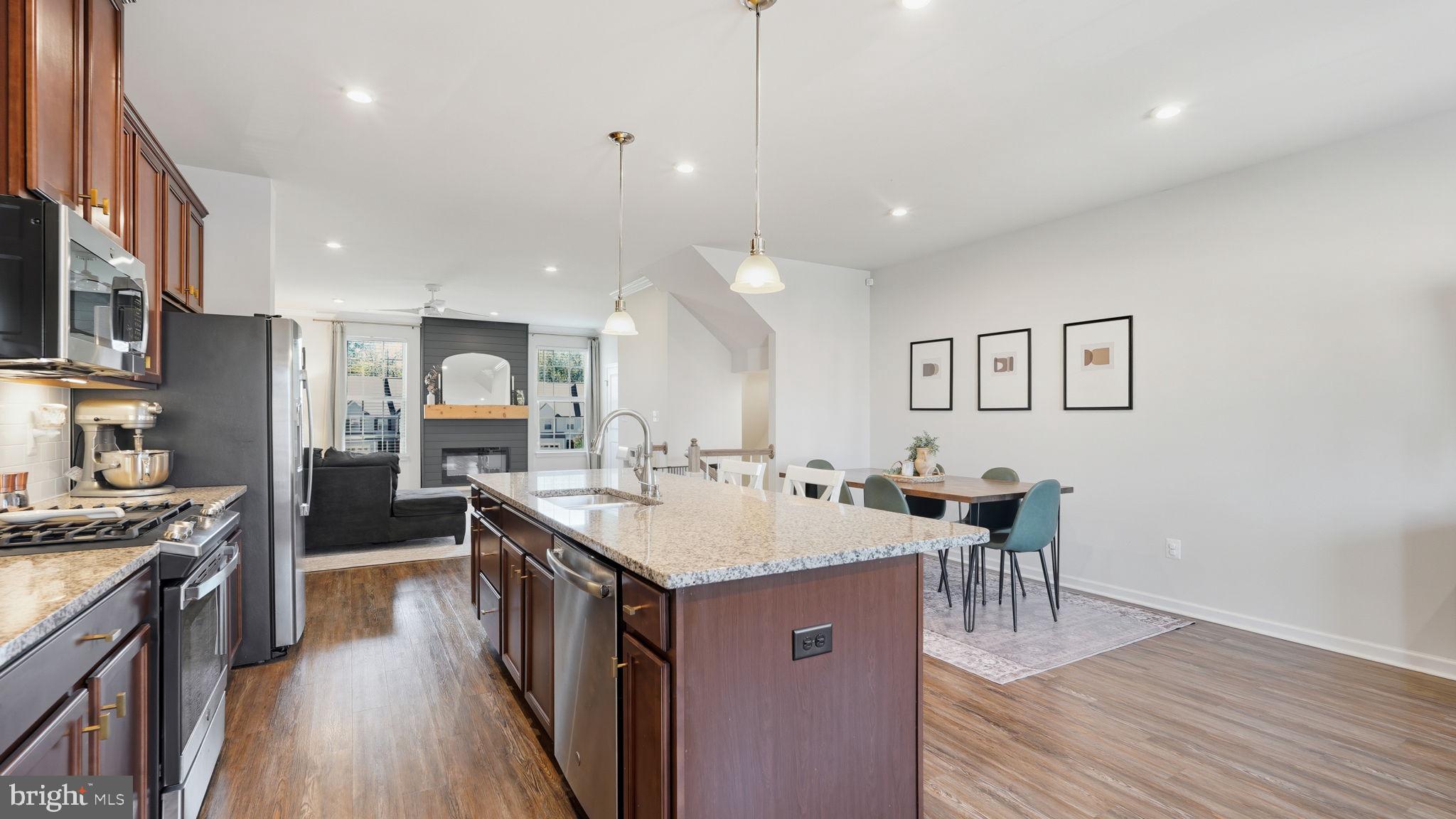 POTOMAC SHORES - Residential