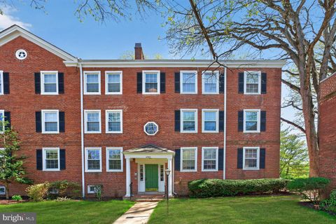 Photo of 4862 28th Street S #C2, ARLINGTON, VA 22206 (MLS # VAAR2070782)