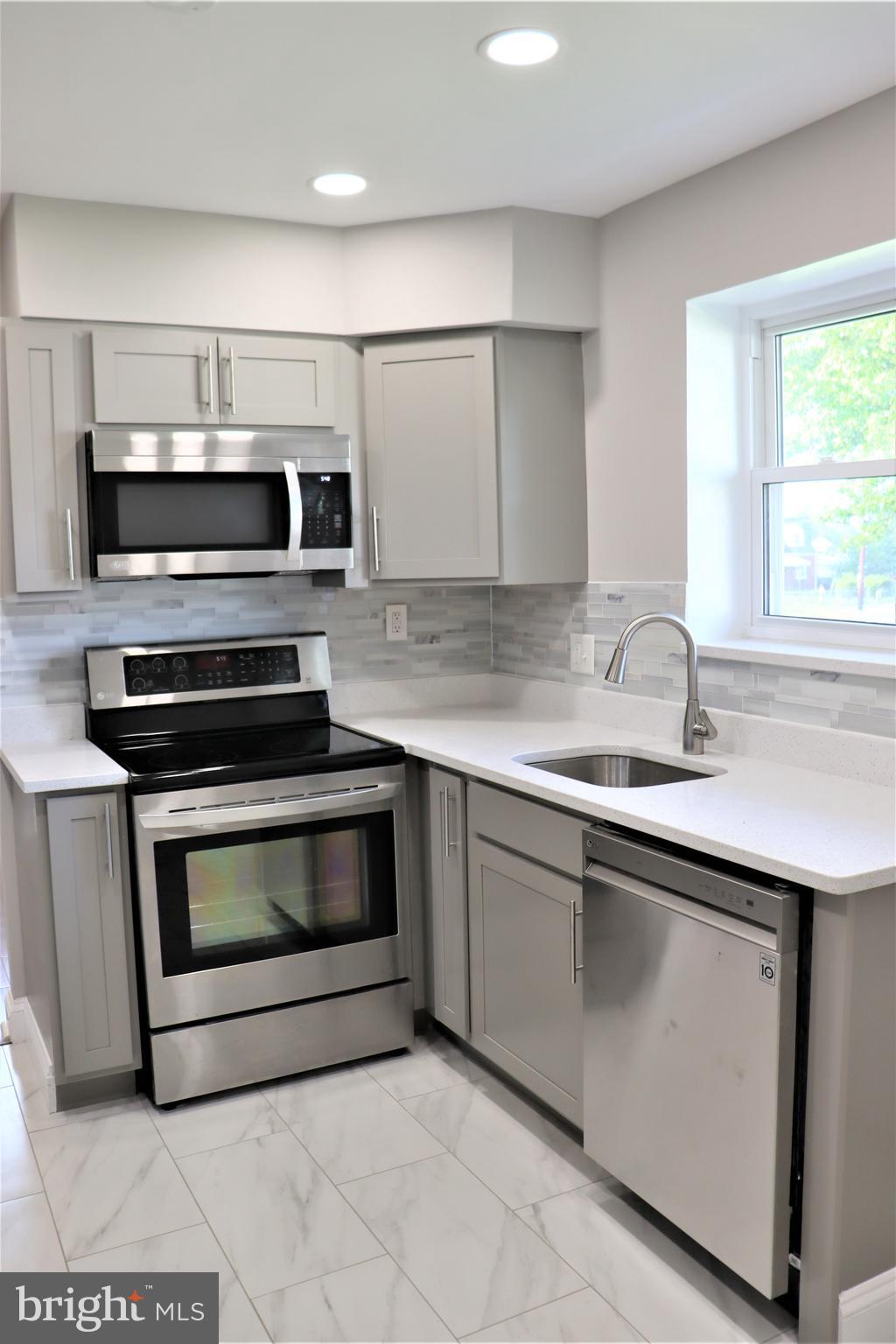 NORTH FORESTVILLE - Residential