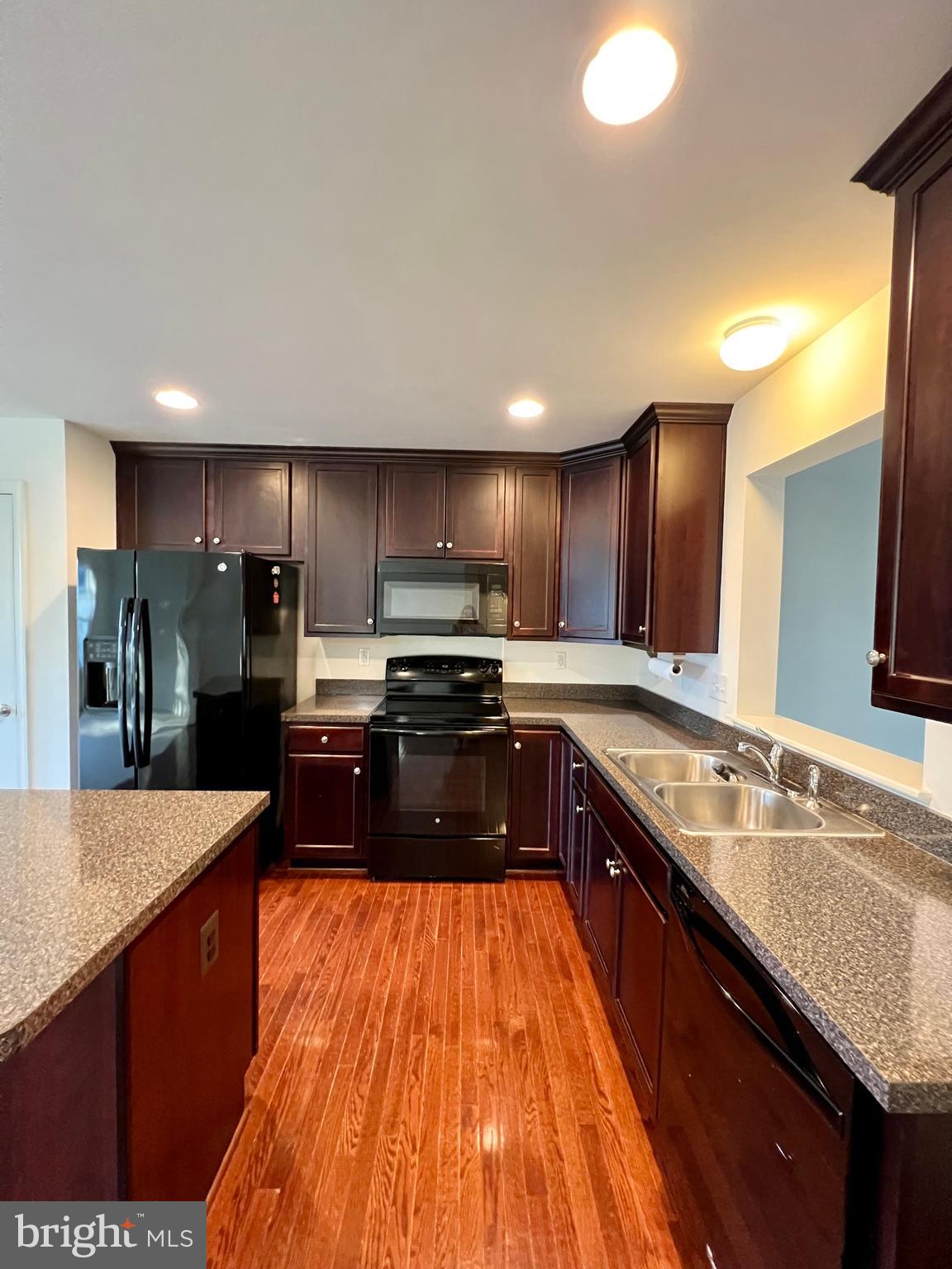 STONEBROOK VILLAGE - Residential Lease