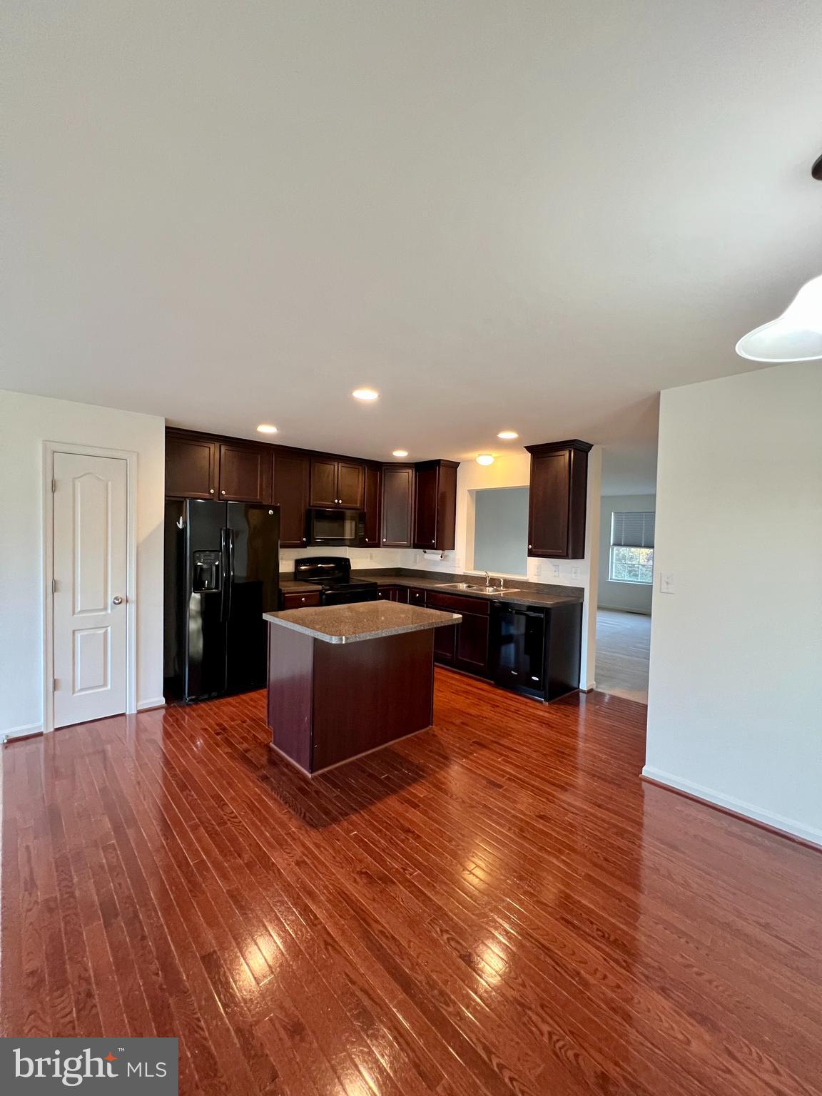 STONEBROOK VILLAGE - Residential Lease