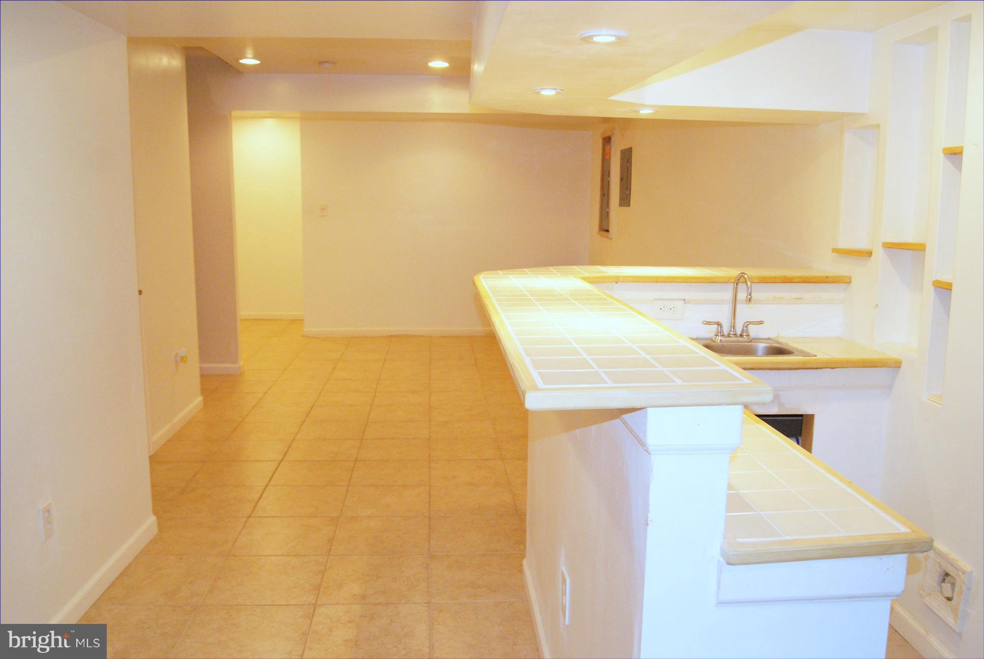 COLES RUN/PARKWAY WEST - Residential Lease