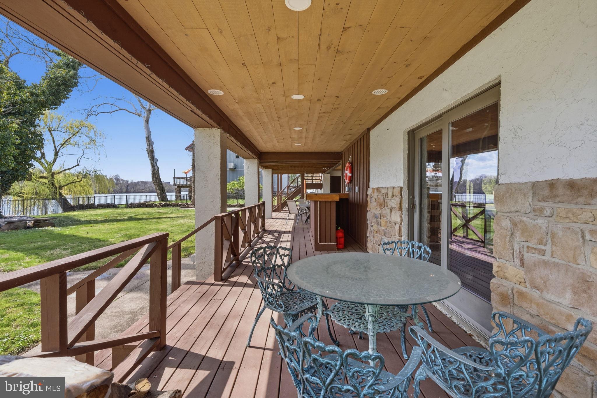 PORT INDIAN - Residential