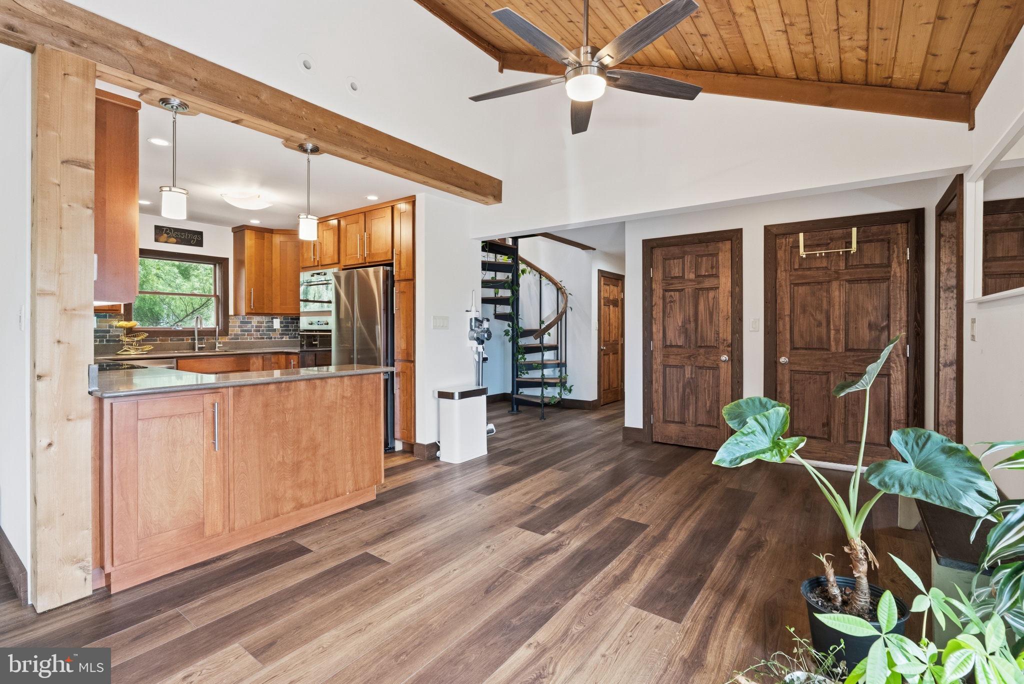 PORT INDIAN - Residential