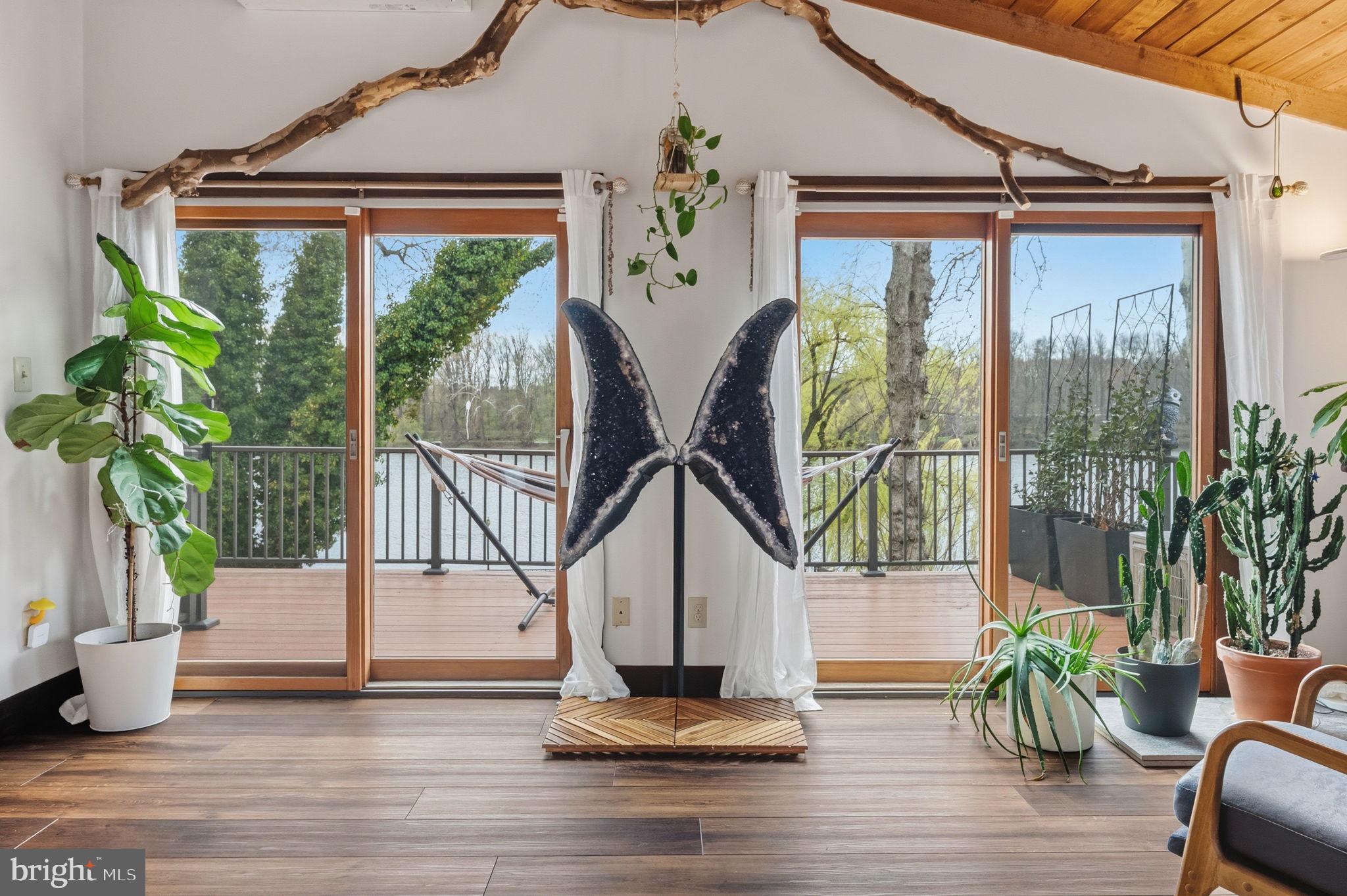 PORT INDIAN - Residential