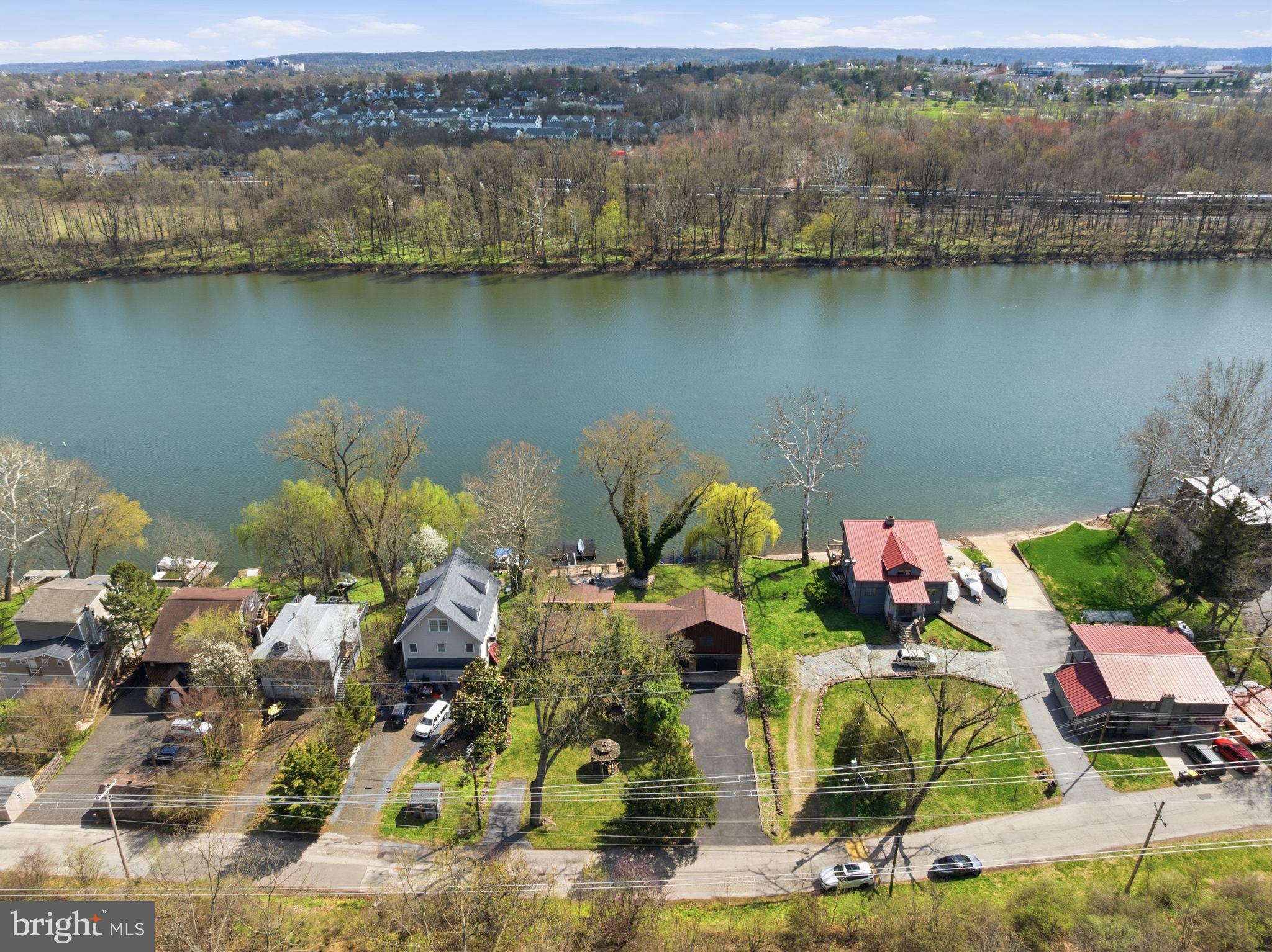 PORT INDIAN - Residential